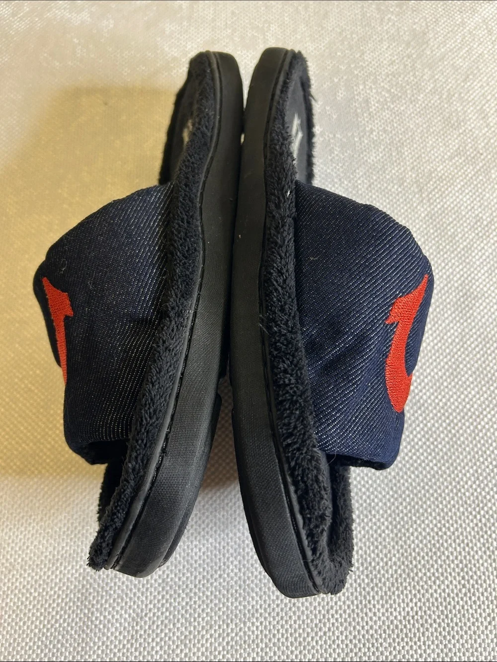 Men’s True Religion Slippers Slides  Size M (9-10)